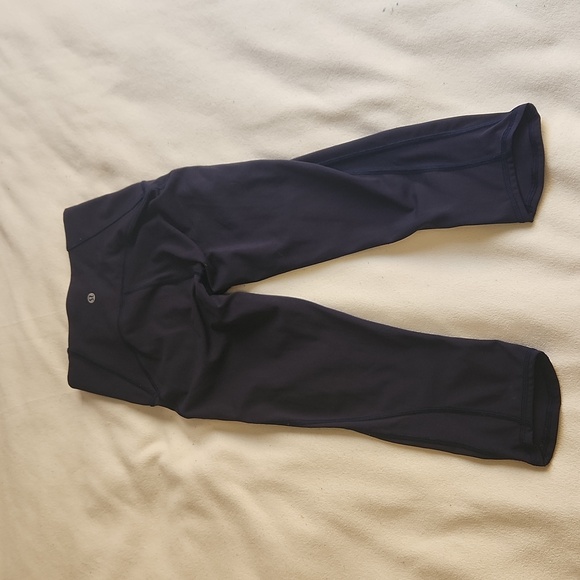 Lululemon Train Times Crop 17" Size 2 Navy - Picture 8 of 13